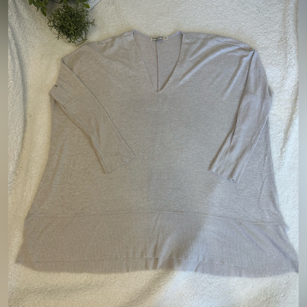 Chance or Fate V-neck tunic sweater size large